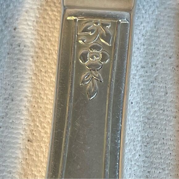 4 knives ~ Oneida Community Tudor Plate Flatware ~ Queen Bess II - Picture 6 of 14